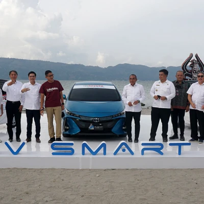 Pakai Toyota C+Pod dan Prius PHEV, Toyota Perluas Jangkauan EV Smart Mobility Project ke Kawasan Danau Toba